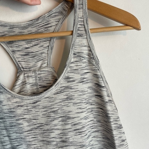 Lululemon Essential Tank Top Tiger Space Dye Size 10. - Picture 3 of 6